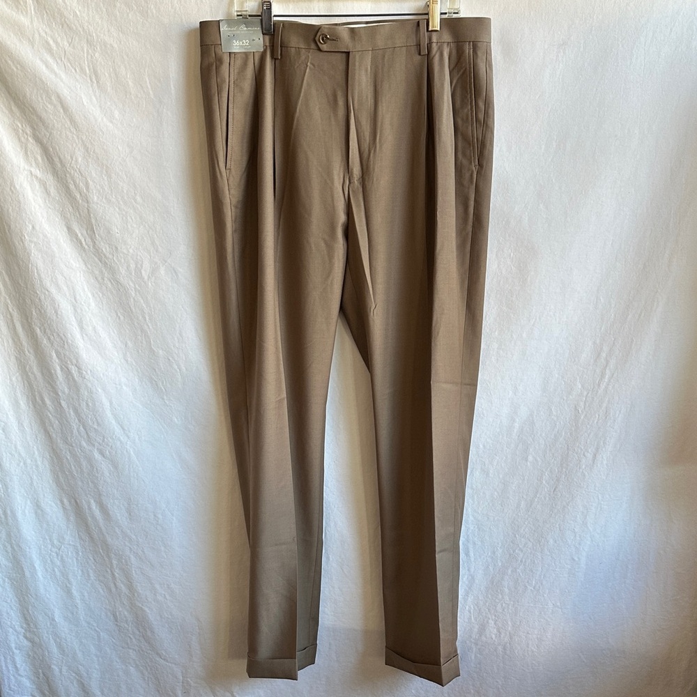 Daniel Cremieux tan NWT pleated cuffed trousers, size 36 x 32